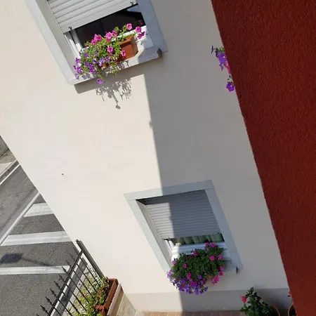 Al Fari - Pensione. Panzió